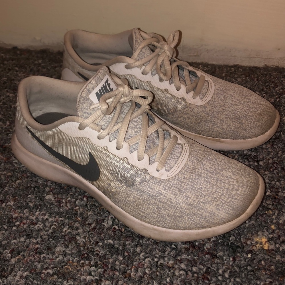 Nike Flex Contact Lightweight Shoe - White